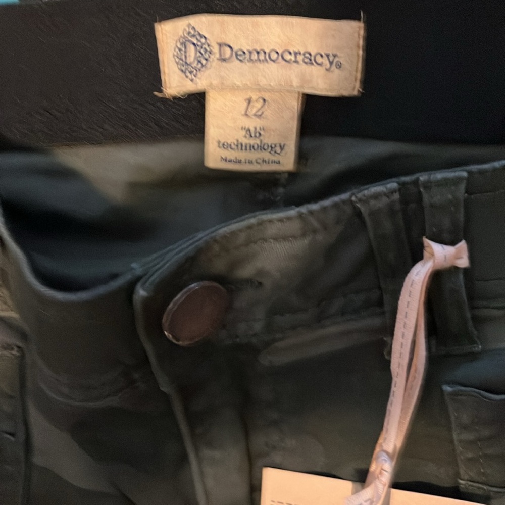 New pair of ladies pants size 12 by democracy with tags - Picture 7 of 8